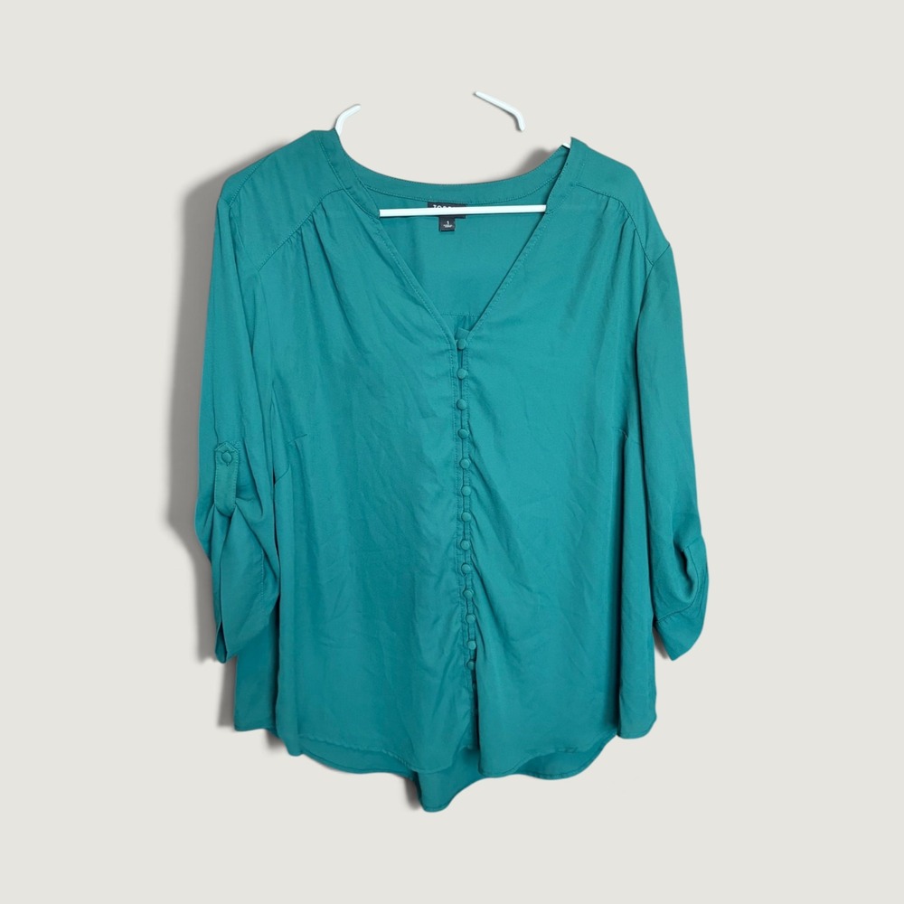 Torrid Harper Green Roll Tab Sleeve Button Front V-Neck Blouse Size 1 Plus Top